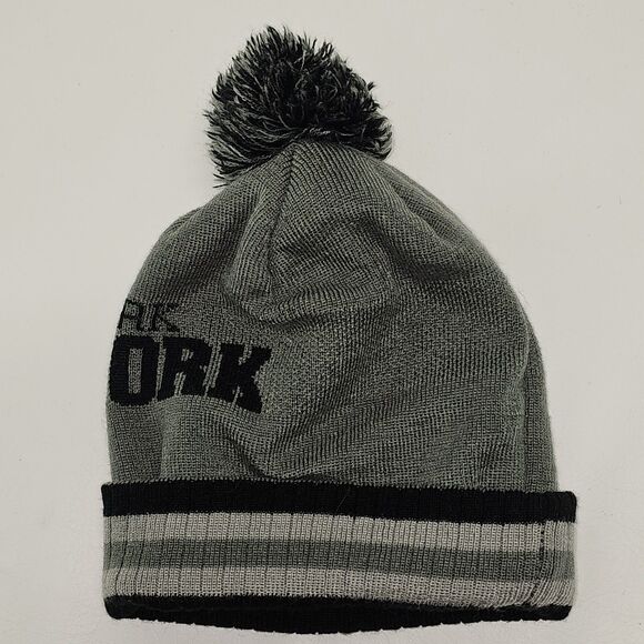 New York Pom Pom Beanie Gray Knit Hat Acrylic Winter Cap Black White Stripes - Picture 2 of 6